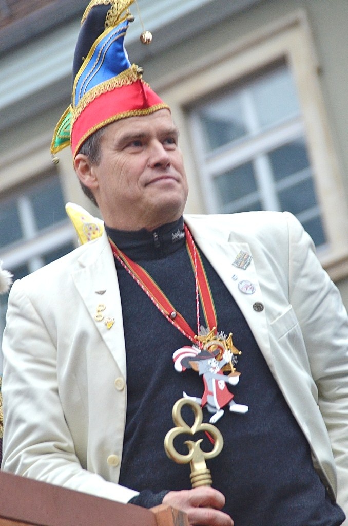 Oberbürgermeister Prof. Dr. Eckart Würzner auf dem Heidelberger Fastnachtszug 2016 (c) Lars Thieme HKK - Heidelberger Karneval Komitee
